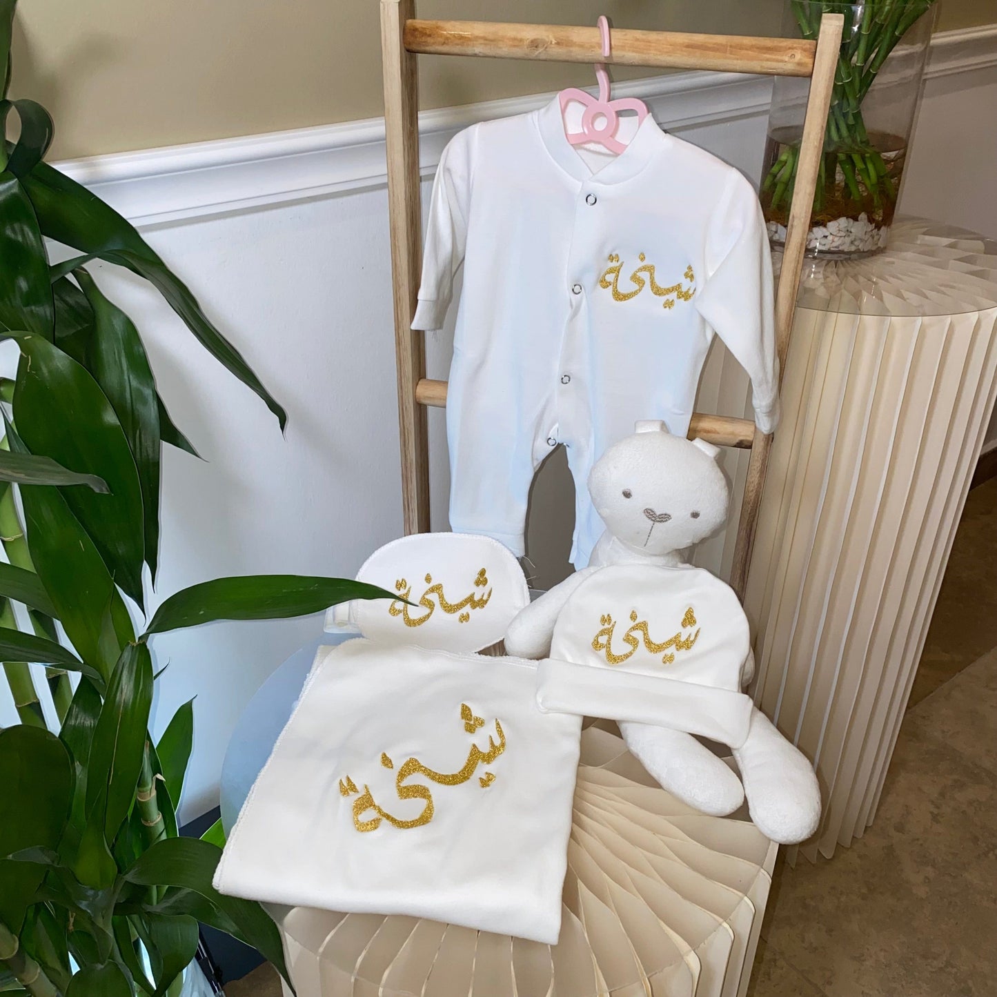 baby humod طقم مواليد تطريز - 4 قطع