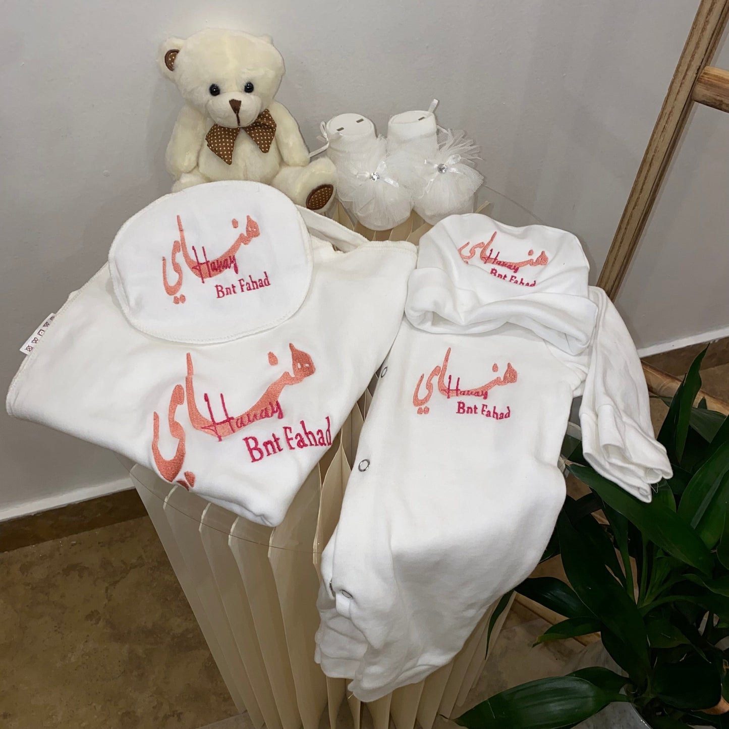 baby humod طقم مواليد تطريز - VIP