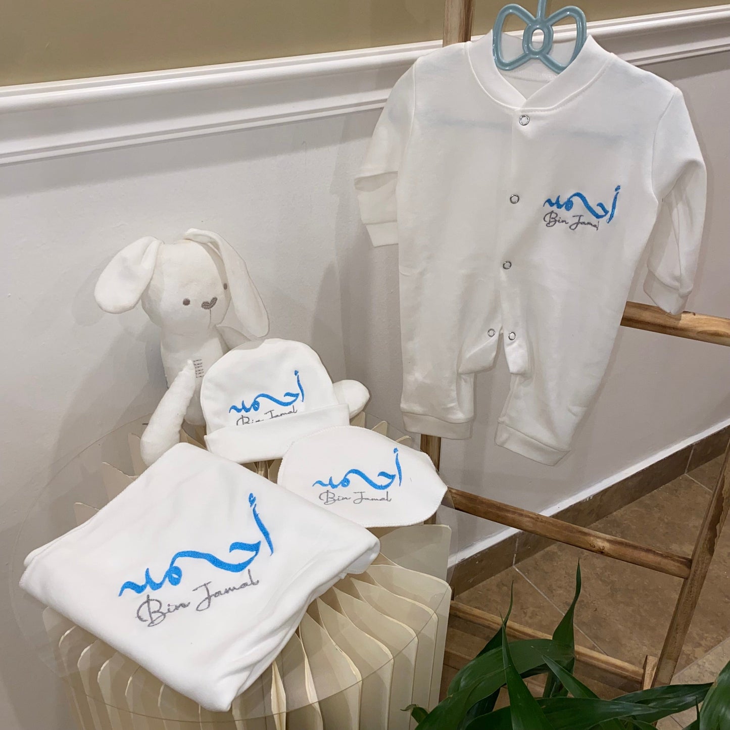 baby humod طقم مواليد تطريز - 4 قطع