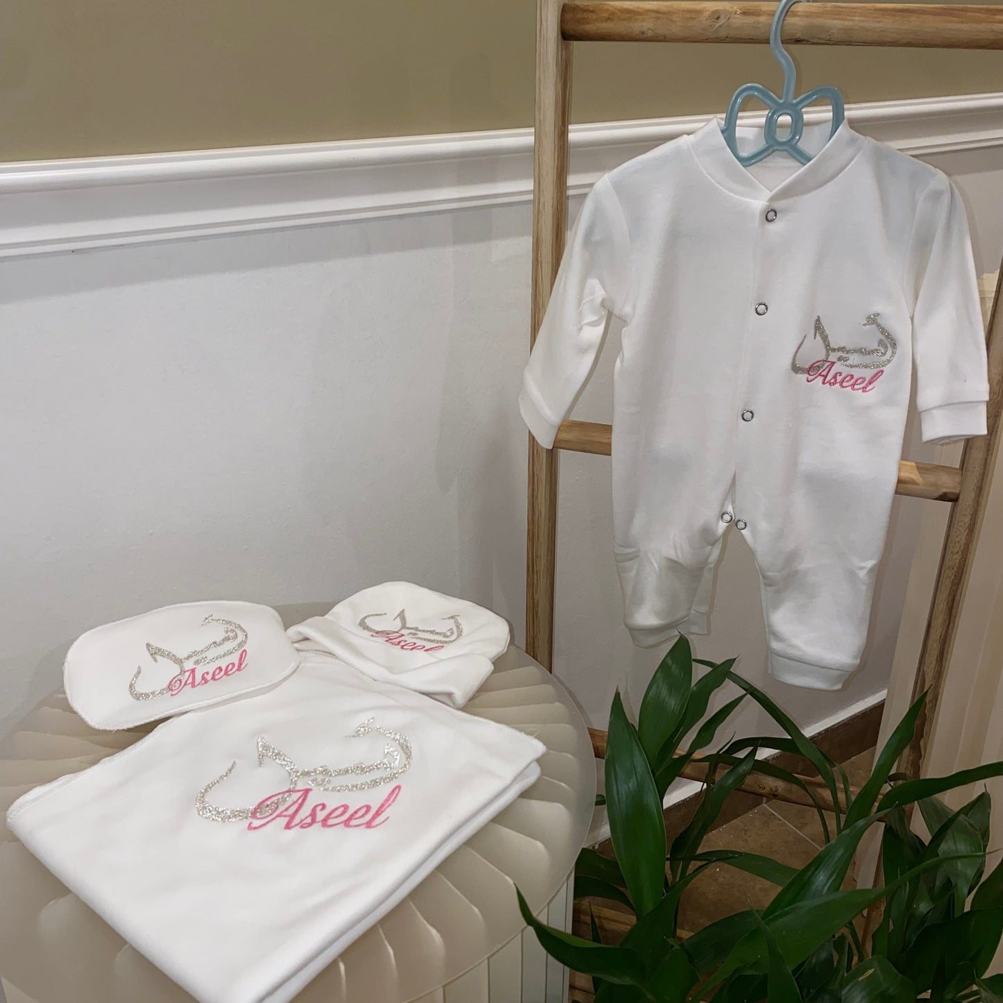 baby humod طقم مواليد تطريز - 4 قطع