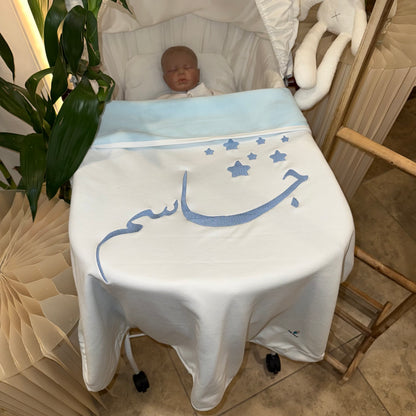 Baby Humod Store أبيض مع سماوي / تطريز على الوجه الأبيض بطانية استقبال دبل فيس