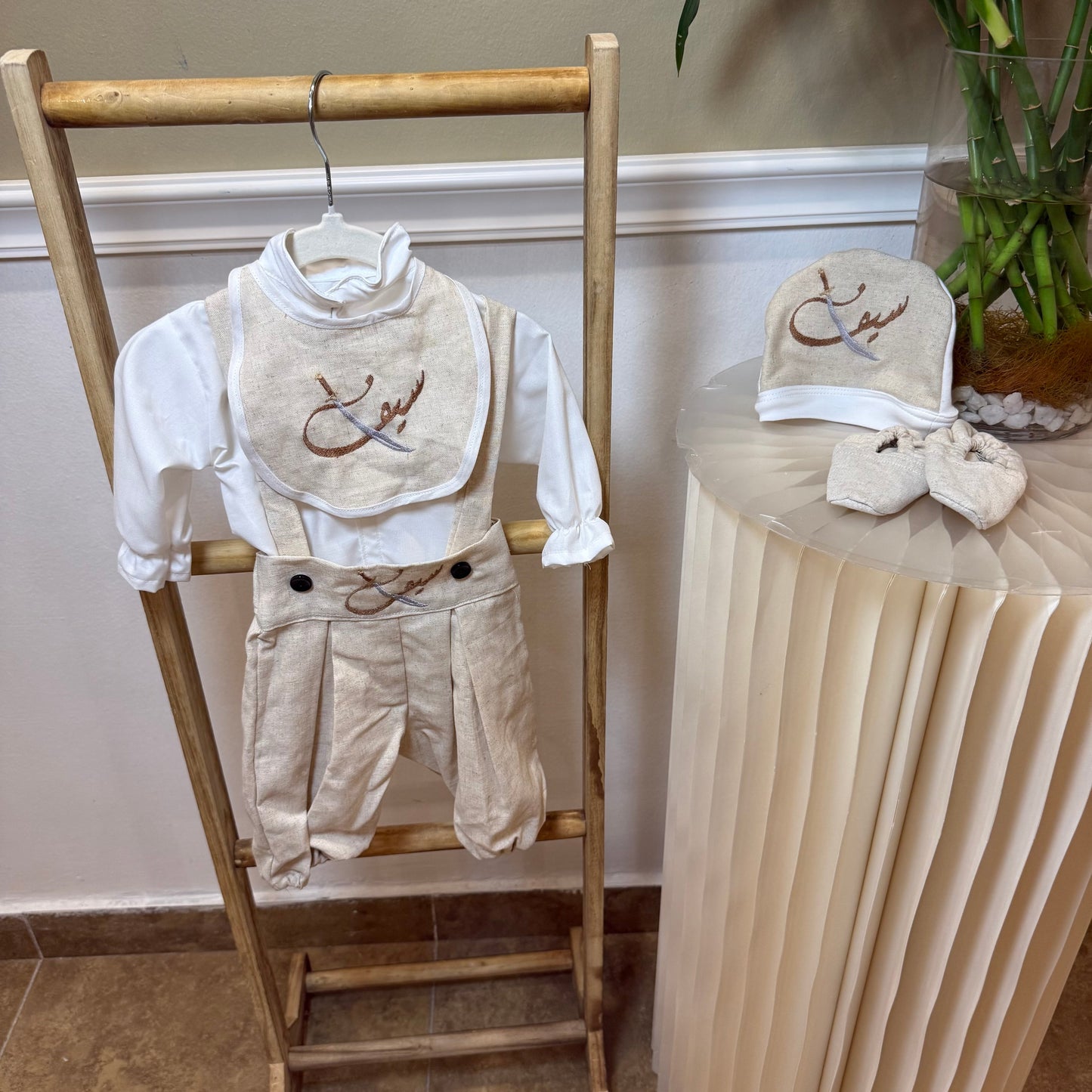 Baby Humod Store طقم رويال مواليد- تطريز